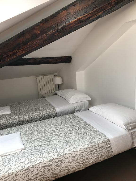 Charming Apartment The Castle Milan Extérieur photo
