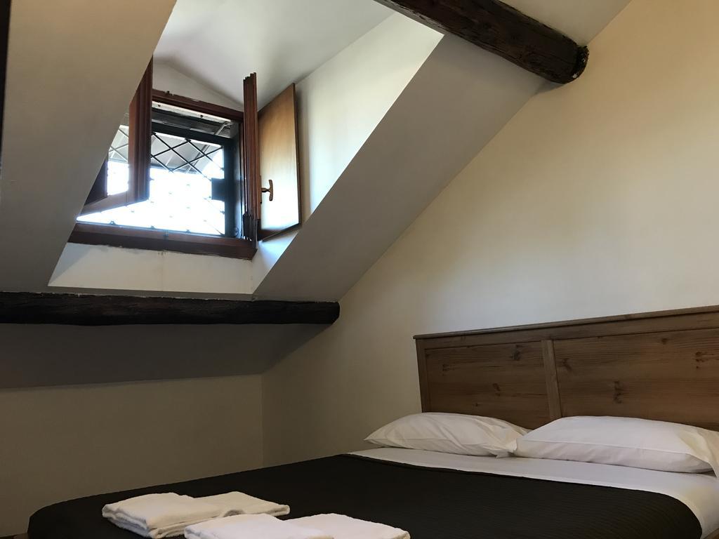 Charming Apartment The Castle Milan Extérieur photo
