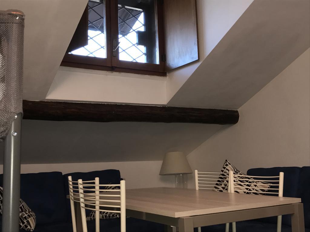 Charming Apartment The Castle Milan Extérieur photo